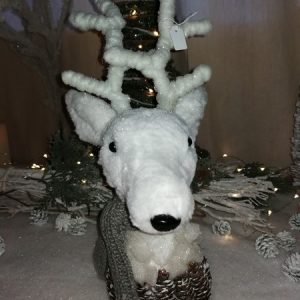 tête de cerf décorative blanche polaire